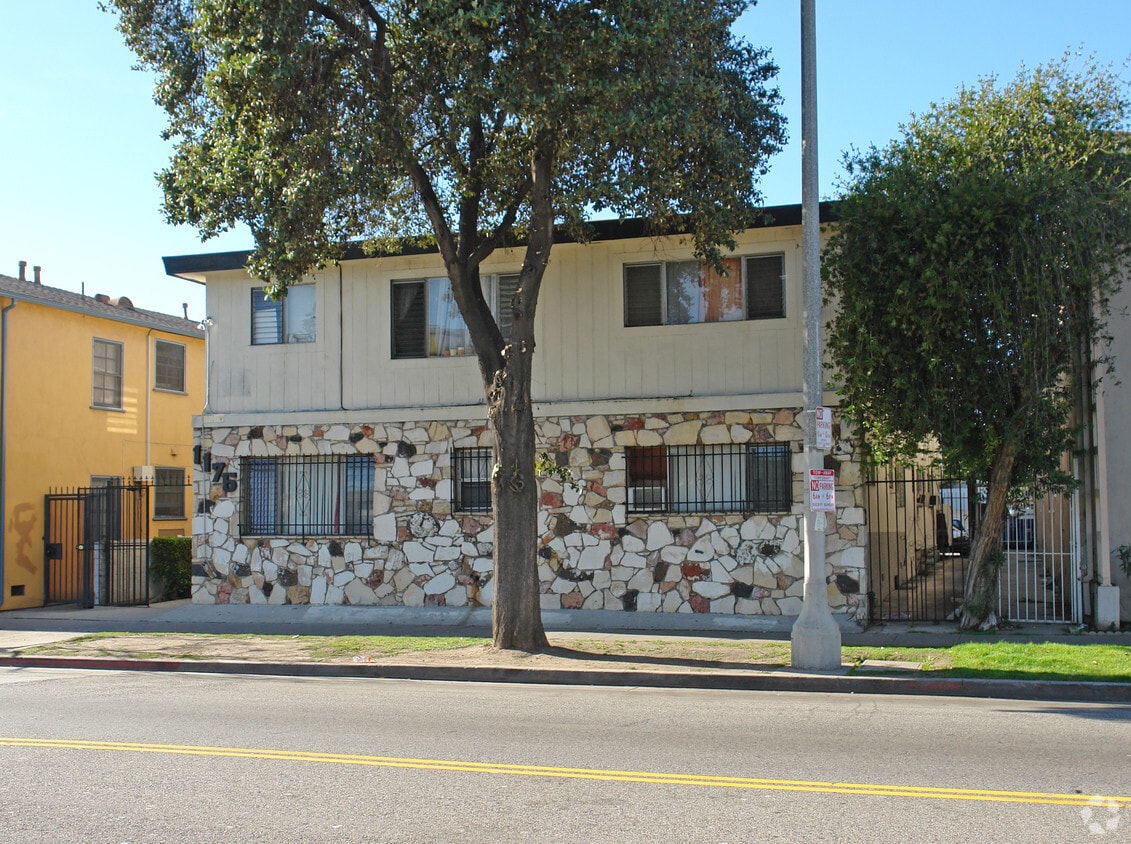 Building Photo - 1175 S Fairfax Ave