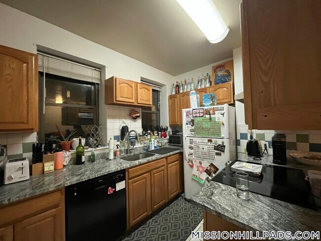 Foto del edificio - 715 Parker St