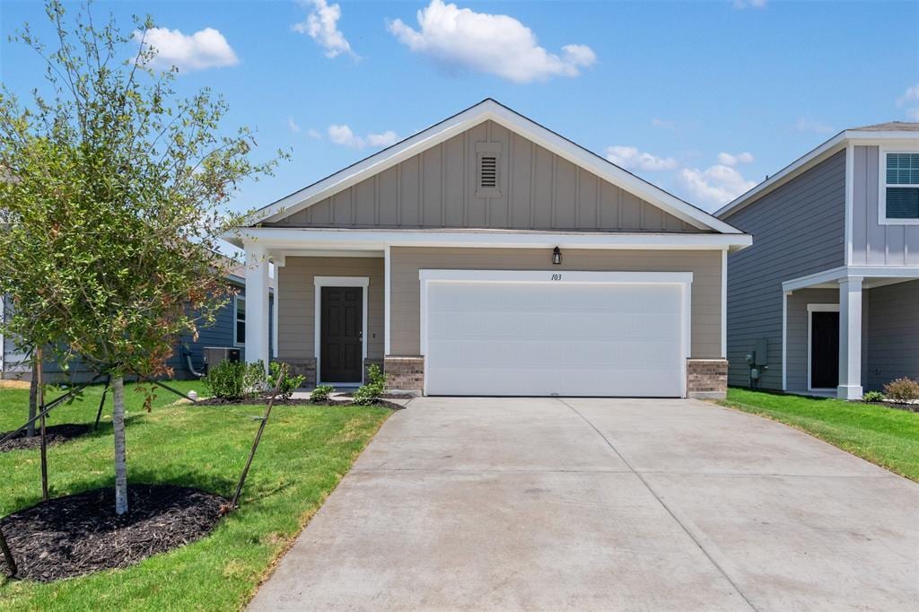 Primary Photo - 103 Bluegill Dr
