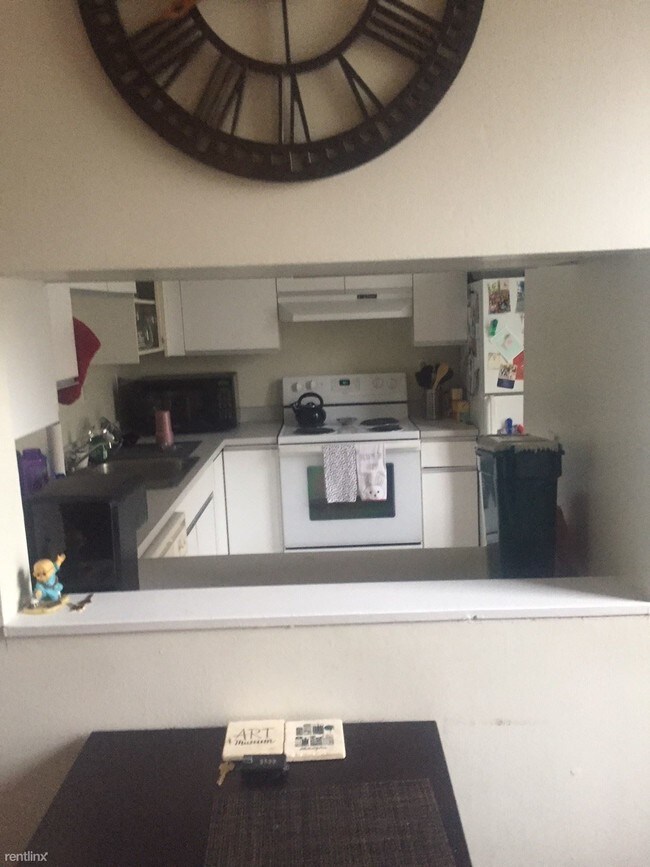 Building Photo - 2 br, 1 bath  - 1806 Green St Apt 205