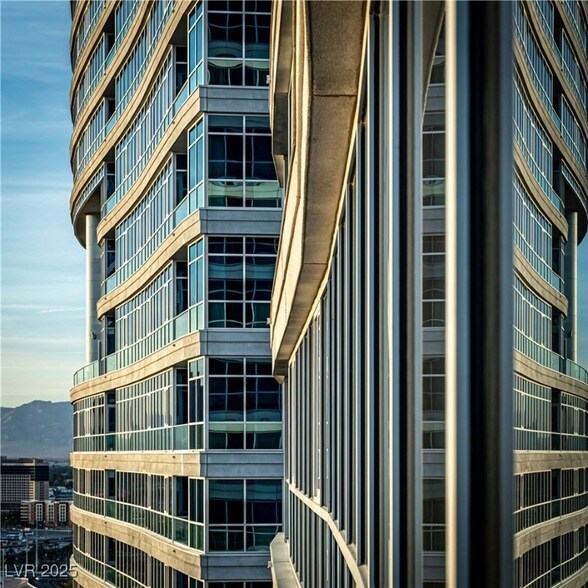 Foto del edificio - 4575 Dean Martin Dr