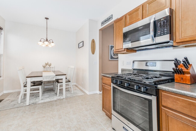 Building Photo - 2128 Grayhawk Dr