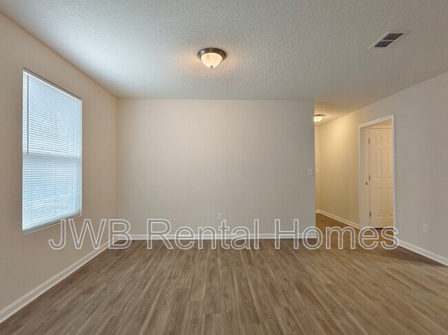 Building Photo - 6110 Dunmire Ave