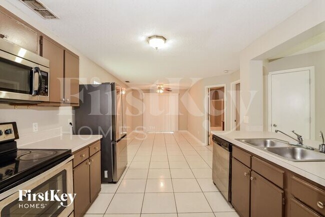 Building Photo - 9646 Lupine Ave