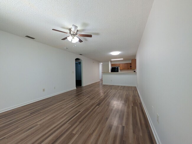 Building Photo - 124 Plantation Point Dr