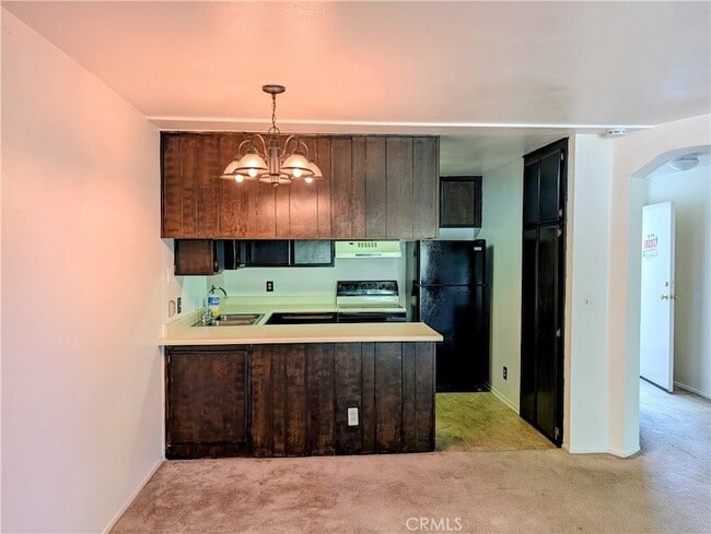 Foto del edificio - 6815 Remmet Ave