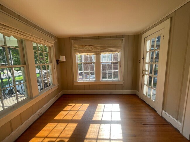 Building Photo - Delightful Home Located In "Ormond Place" ...