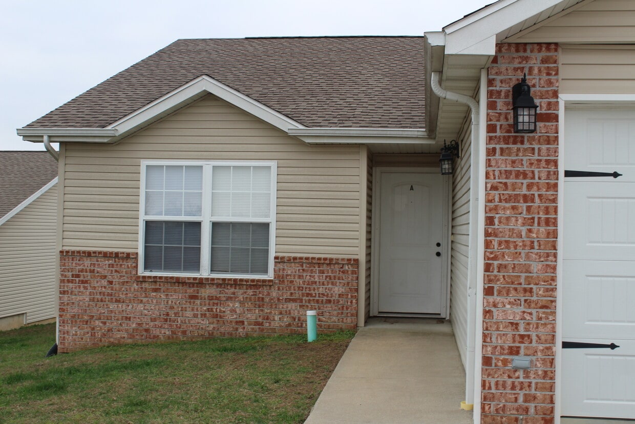 810 Roosevelt St, Waynesville, MO 65583 Townhome Rentals in