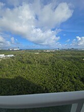 Building Photo - 14951 Royal Oaks Ln