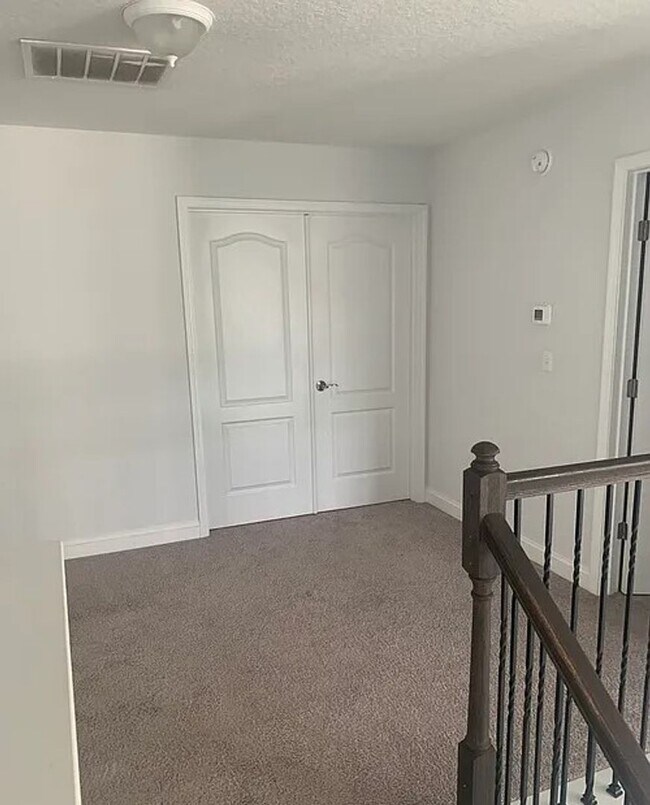 Building Photo - Beautiful 5/4 home with over 4k sqft, fenc...