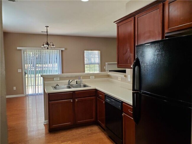 Building Photo - 504 Quinn Dr