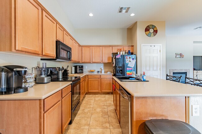 Building Photo - 35414 N 32nd Dr