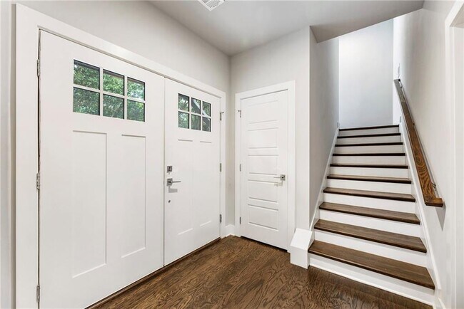 Foto del edificio - 1819 Huntington Hills Ln NW