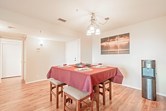 Foto del edificio - 5985 Dandridge Ln