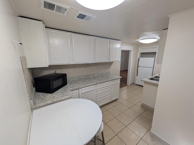 Foto del edificio - 1633 Crook Ave