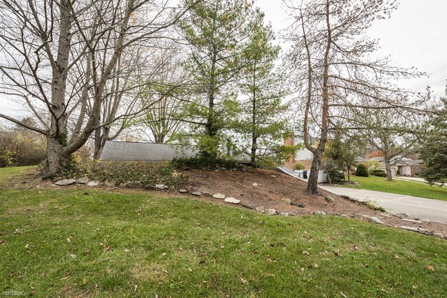 Foto del edificio - 7914 Ironwood Way