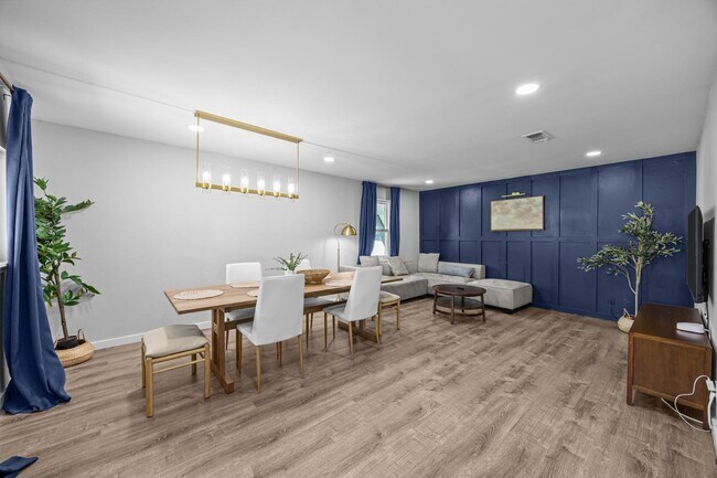 Photo - 2227 Greenbrier Dr House