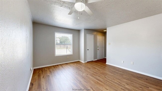 Building Photo - 1327 Airline Dr