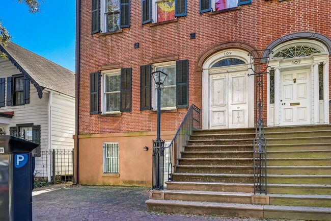 Foto del edificio - 109 E Oglethorpe Ave