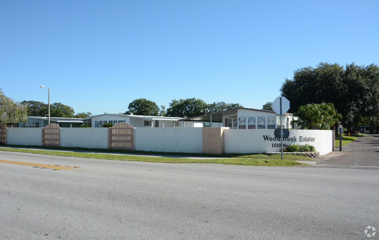 Woodbrook Estates Apartments in Lakeland, FL