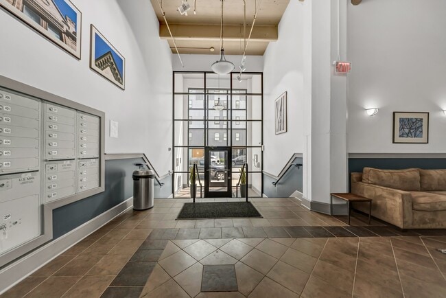 Building Photo - 210 Ellicott St