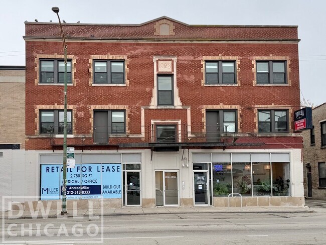 Foto del edificio - 3401 W Fullerton Ave