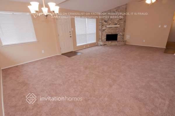 Foto del edificio - 7319 Echo Pines Dr