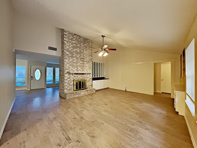 Building Photo - 21218 Park Tree Ln