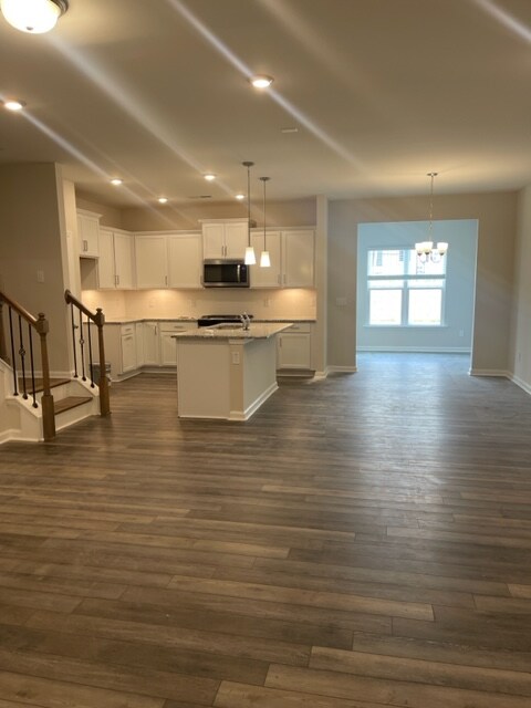 Building Photo - 1605 Glacier Dr