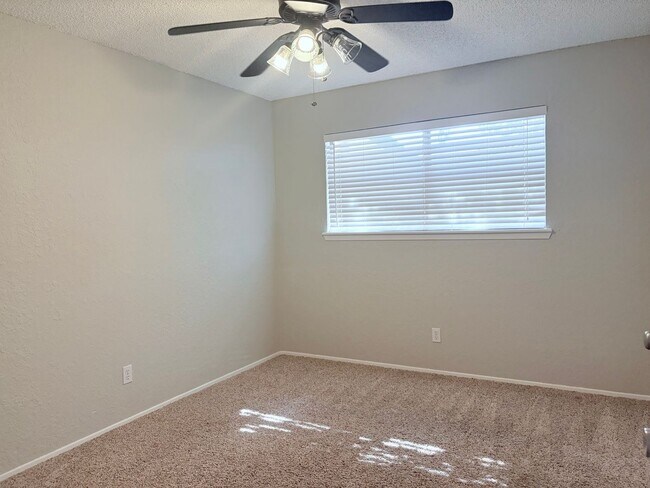 Foto del edificio - 4301 Lubbock Ave
