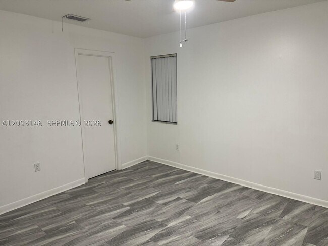 Foto del edificio - 14847 SW 104th St
