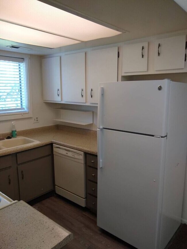 Foto del edificio - Beautiful Quailbrook 2 Bedroom!