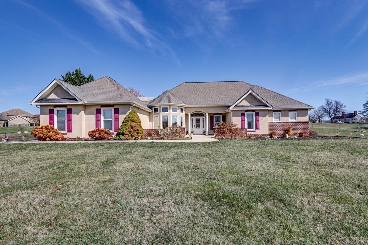 Primary Photo - One Level Home in Bedford County