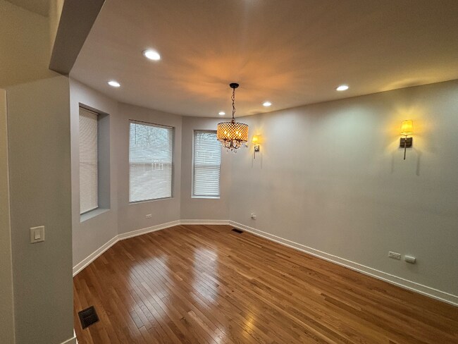 Foto del edificio - 6744 S St Lawrence Ave