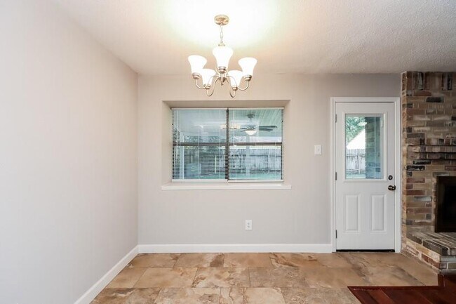 Foto del edificio - 18511 Sweetmeadow Dr