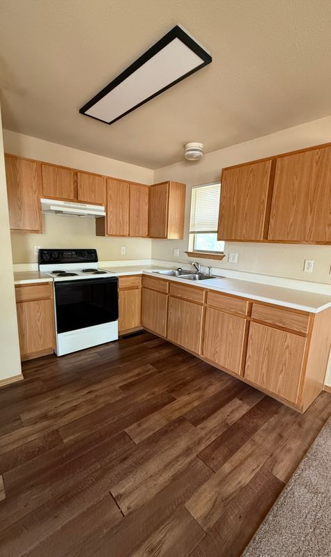 Foto del edificio - 594 Shadowrock Dr