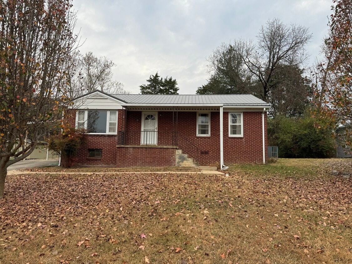 24 Greenway St, Greeneville, TN 37743 House Rental in Greeneville, TN
