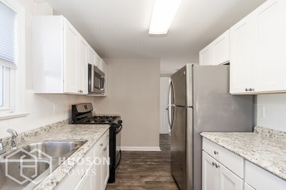 Building Photo - NOW AVAILABLE! - 92 OAK ST, AVENEL, NJ, 07001