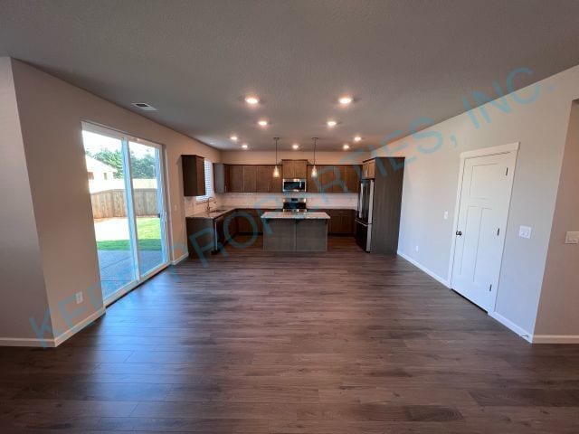 Building Photo - 37433 Sockeye St