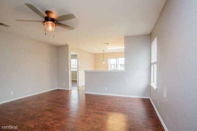 Foto del edificio - 3 br, 2 bath House - 512 Mitchell Dr