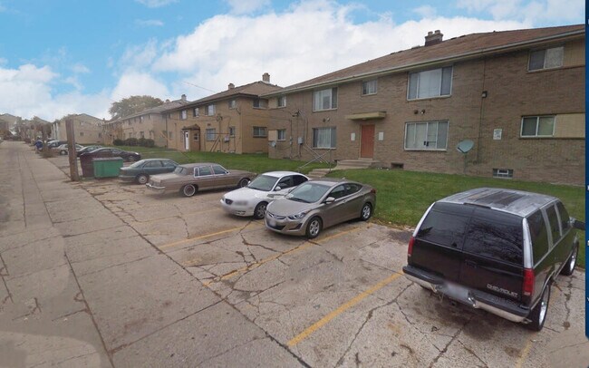 Foto del edificio - 7711 W Hampton Ave