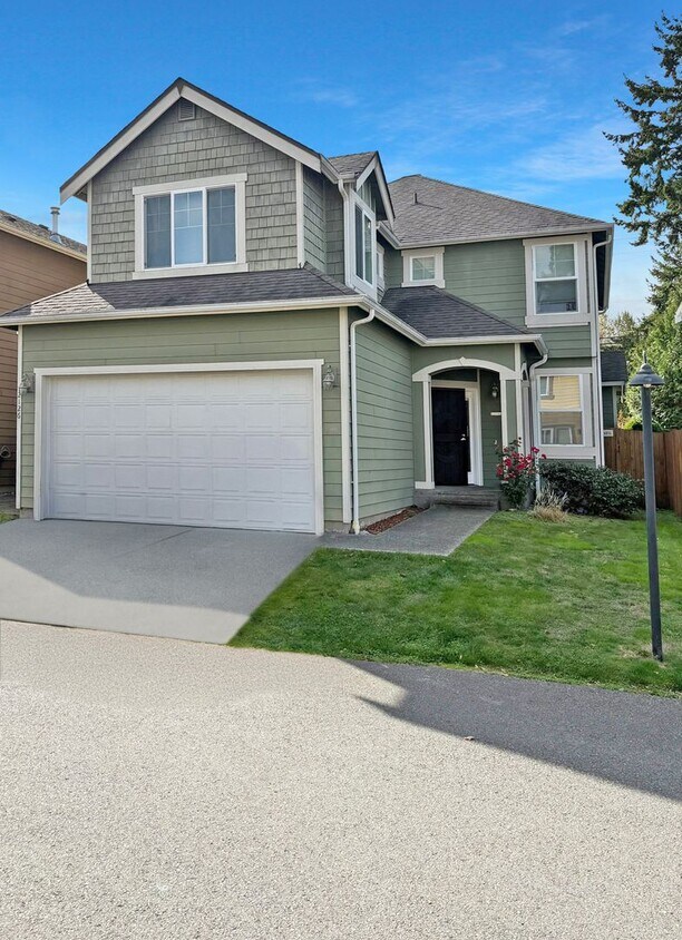 Primary Photo - Beautiful Lake Stickney Home