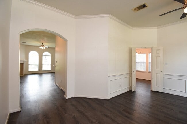 Building Photo - 128 Long Canyon Ln