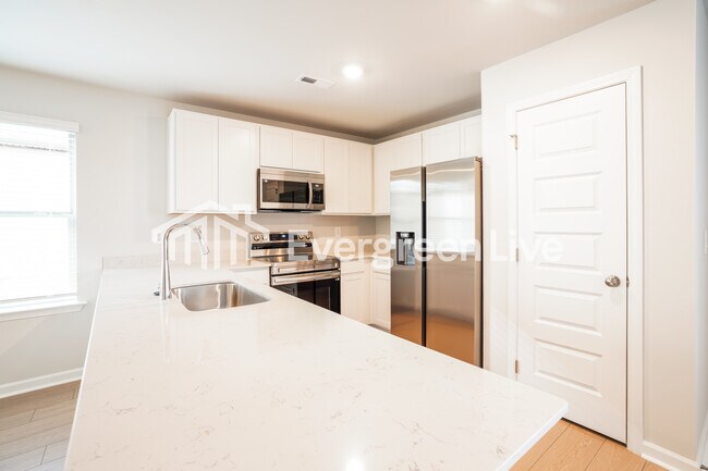 Foto del edificio - 17759 TIPPER LN