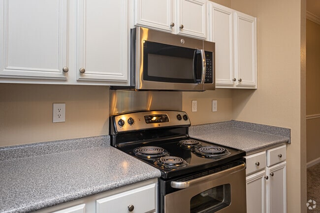 2BR, 2BA - 1,164SF - The Park at Whispering Pines