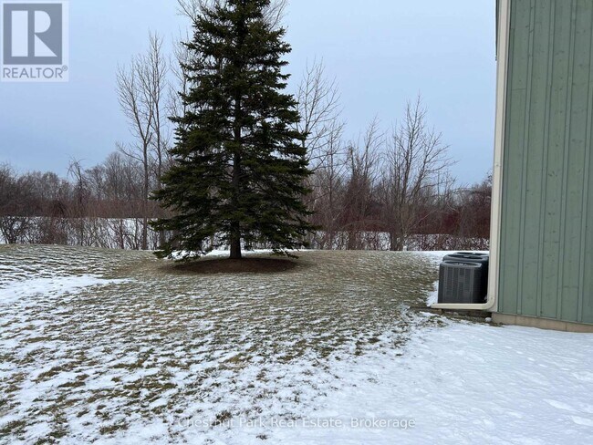 Building Photo - 170 Snowbridge Way