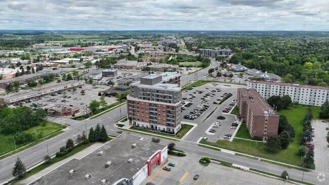  - 611 Davenport
