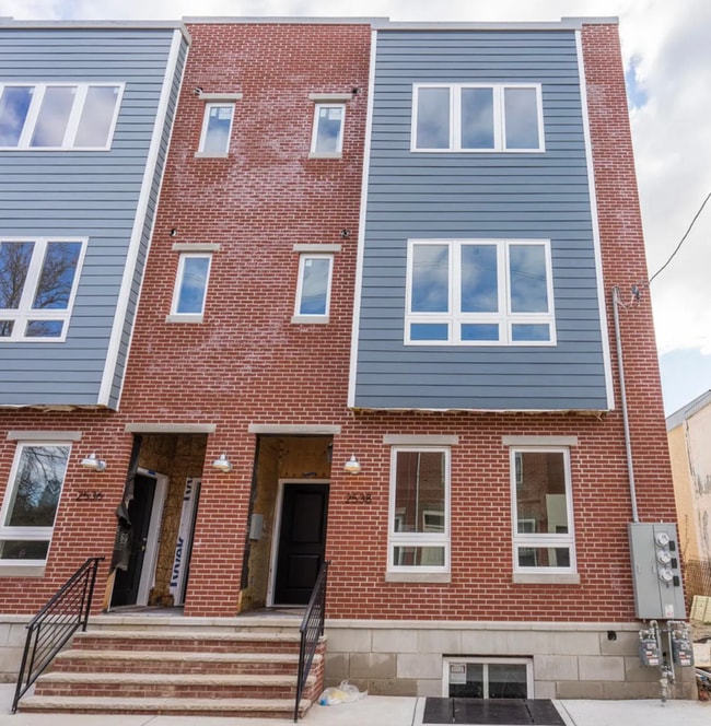 Building Photo - 2532 Alter St