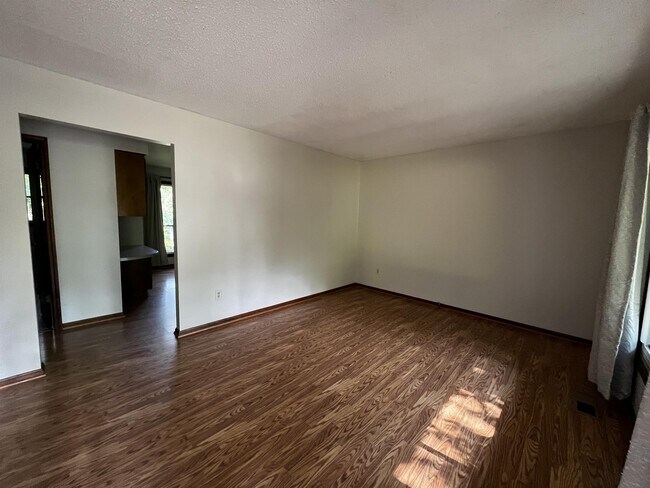 Building Photo - 1185 Kinney Ave SW