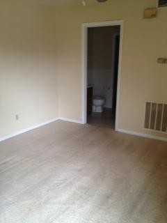 Building Photo - 9008 Creekside Ln